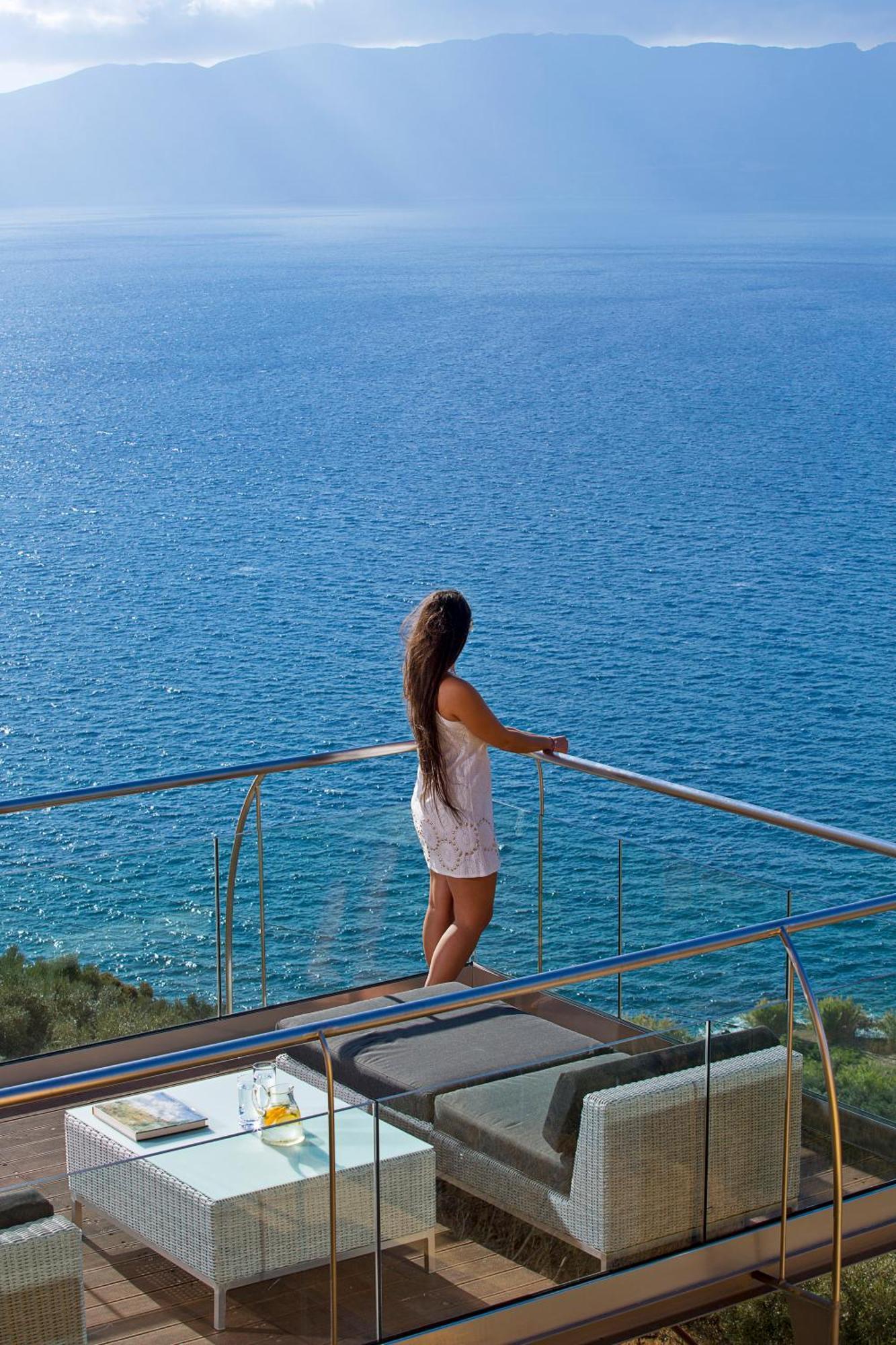 Beachfront Ravdoucha Epavlis Eleni Villa - Pool, Hot Tub, Gym, Sauna, Private Parking, Wifi 하니아 외부 사진