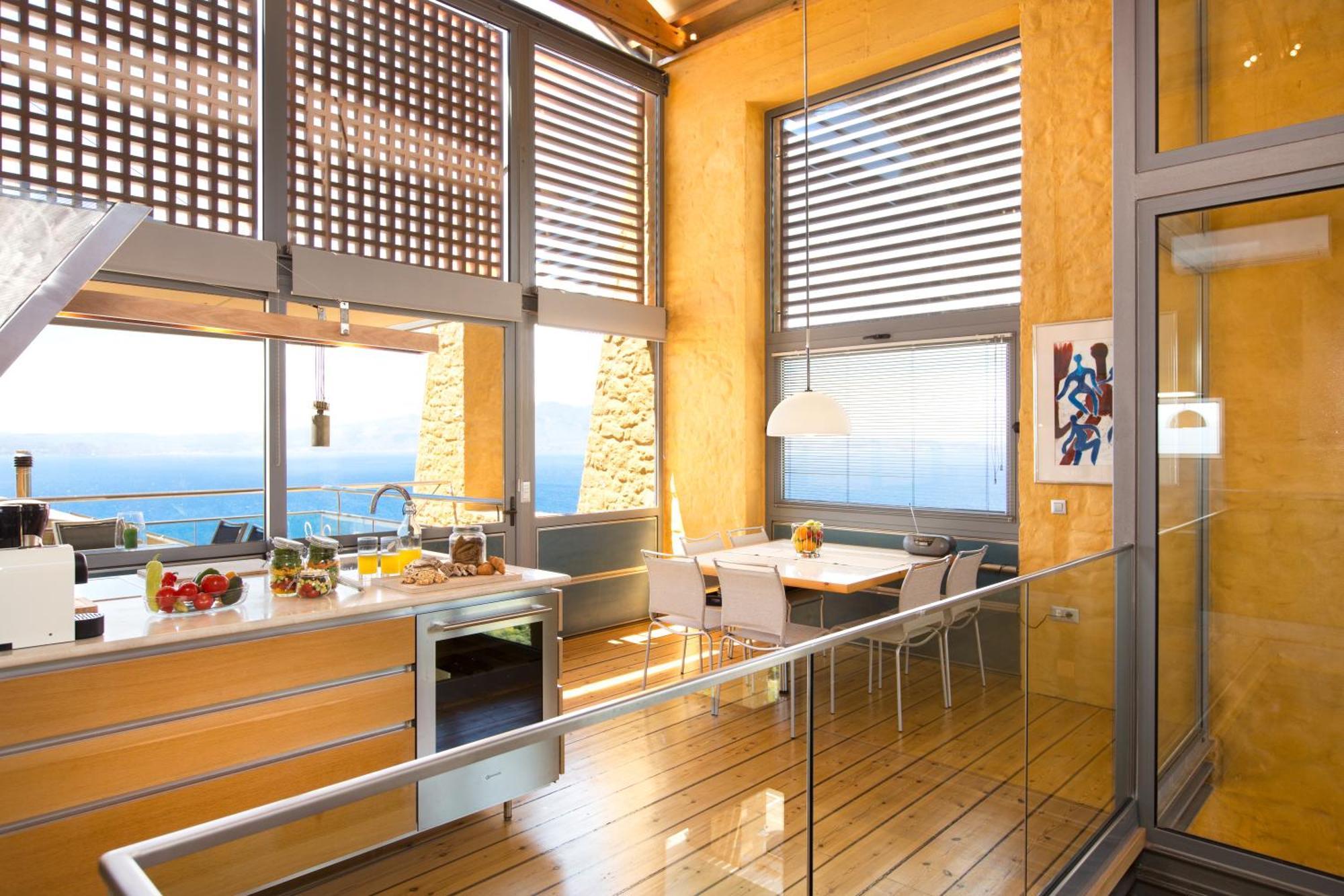 Beachfront Ravdoucha Epavlis Eleni Villa - Pool, Hot Tub, Gym, Sauna, Private Parking, Wifi 하니아 외부 사진