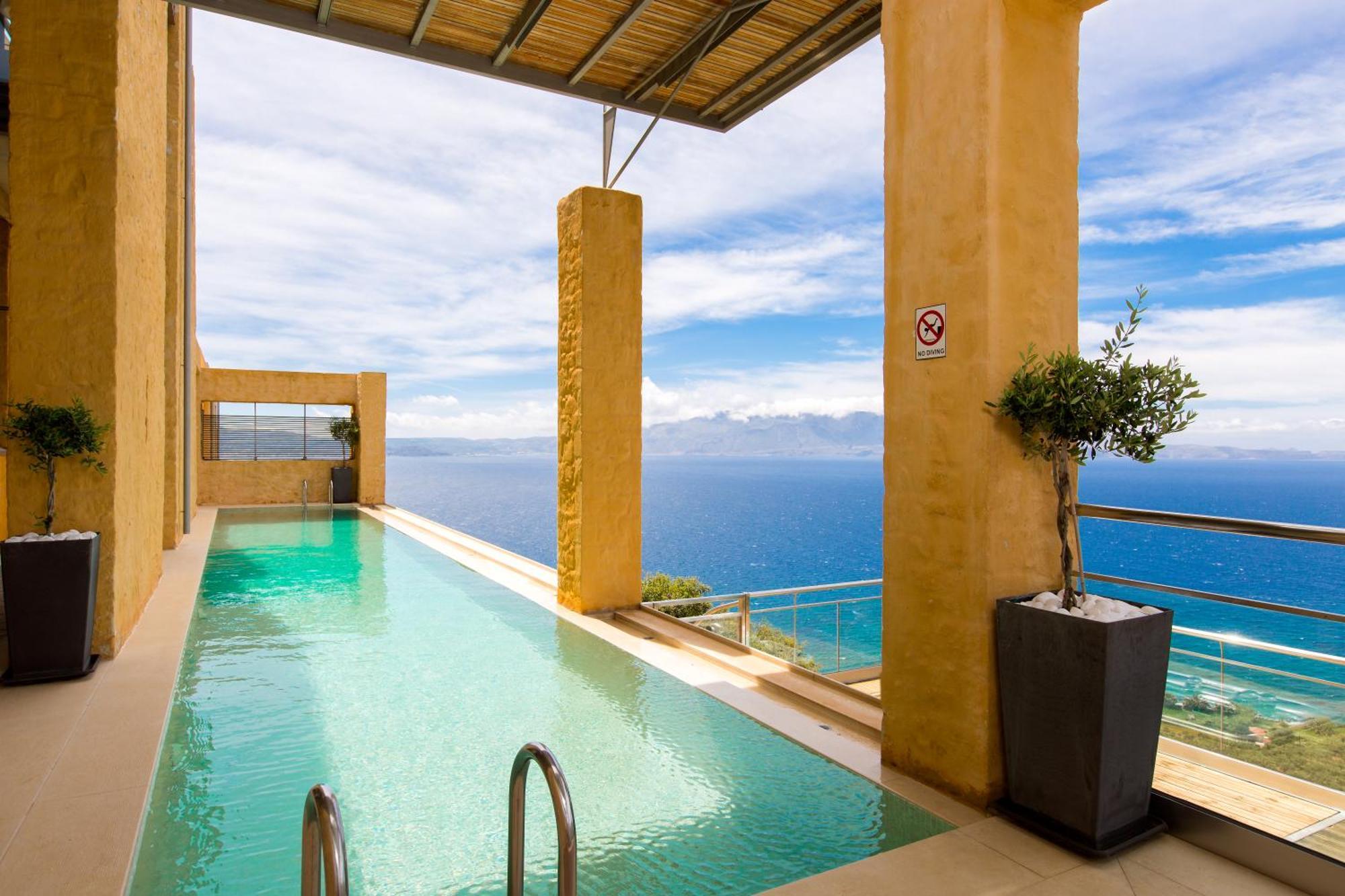 Beachfront Ravdoucha Epavlis Eleni Villa - Pool, Hot Tub, Gym, Sauna, Private Parking, Wifi 하니아 외부 사진