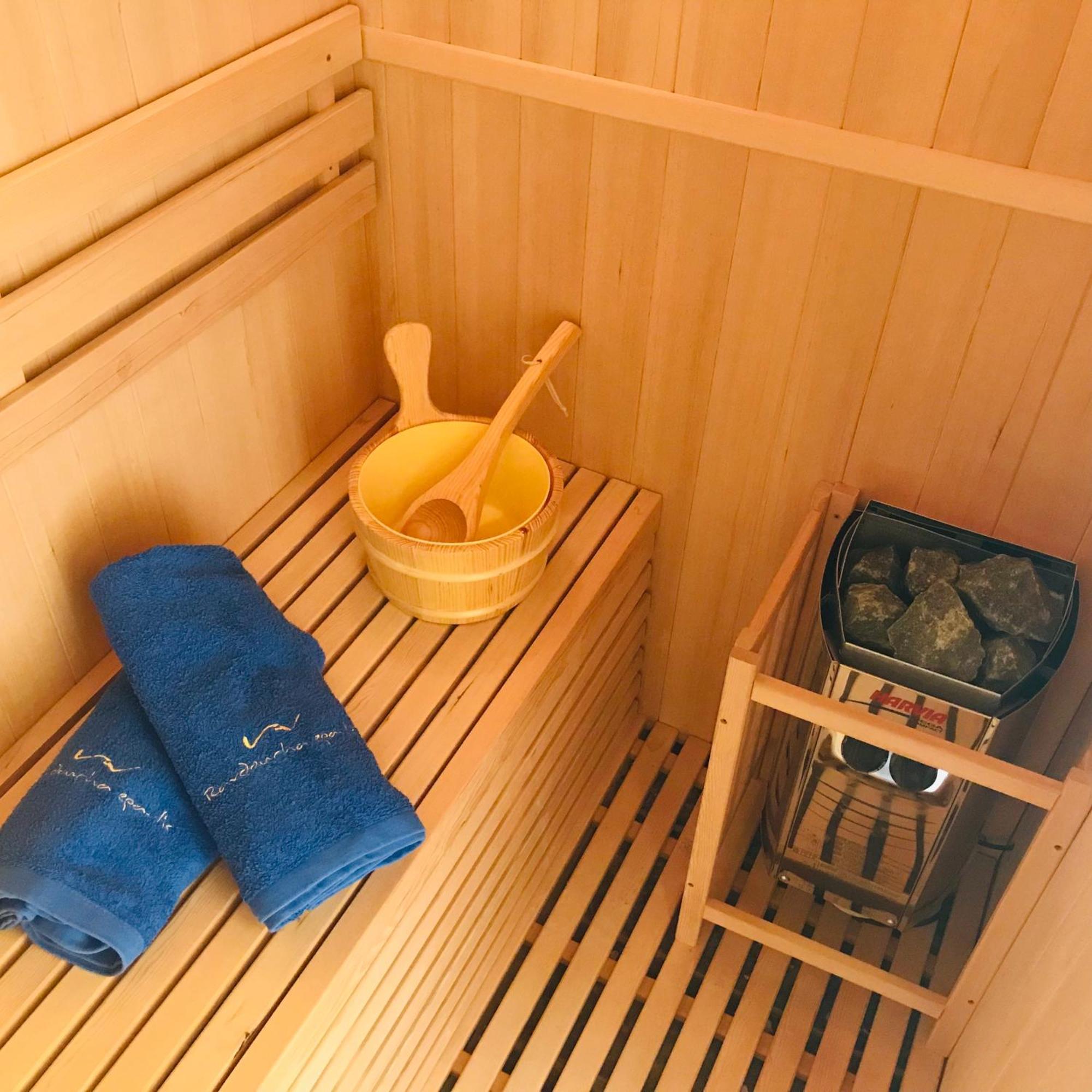 Beachfront Ravdoucha Epavlis Eleni Villa - Pool, Hot Tub, Gym, Sauna, Private Parking, Wifi 하니아 외부 사진