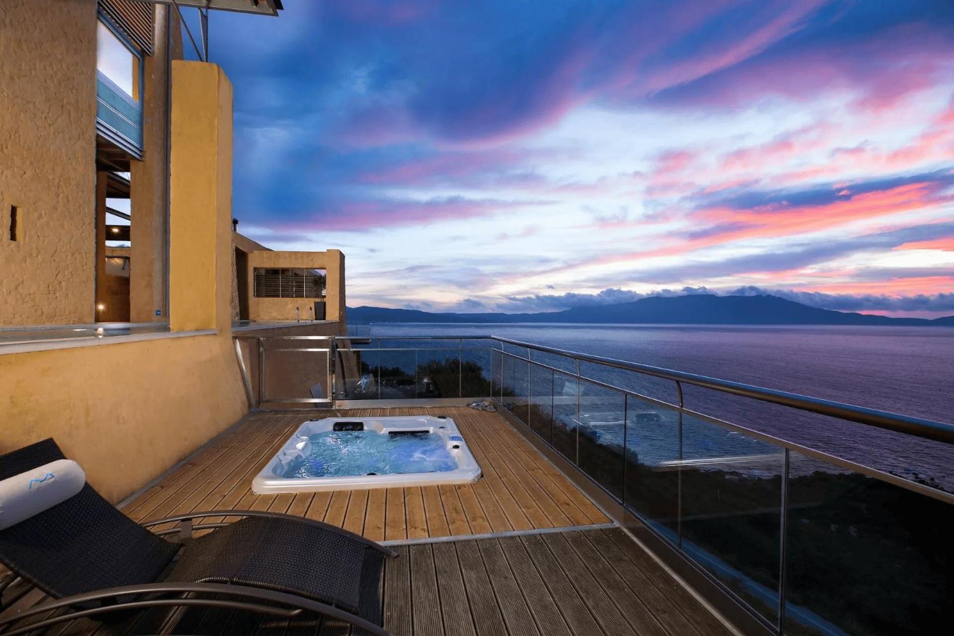 Beachfront Ravdoucha Epavlis Eleni Villa - Pool, Hot Tub, Gym, Sauna, Private Parking, Wifi 하니아 외부 사진